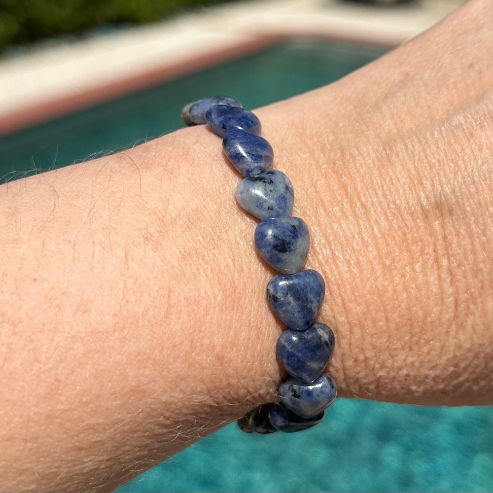 Sodalite heart bracelet - 8mm beads - HANDMADE
